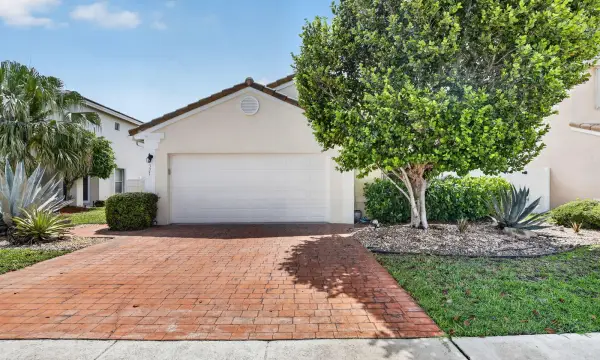 327 SW 191st Terrace, Pembroke Pines, FL 33029
