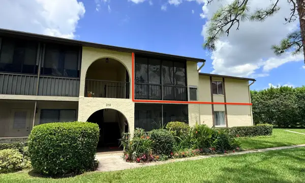 318 Knotty Pine Circle D-2, Greenacres, FL 33463