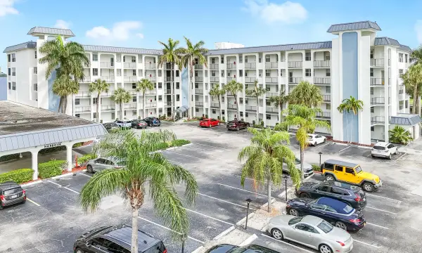 100 Paradise Harbour Boulevard 211, North Palm Beach, FL 33408