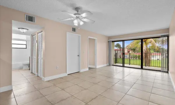 1524 Lake Crystal Drive F, Royal Palm Beach, FL 33411