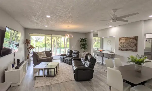 105 Half Moon Circle F2, Hypoluxo, FL 33462