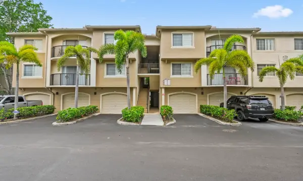 1100 S Crestwood Ct Court S 1109, Royal Palm Beach, FL 33411