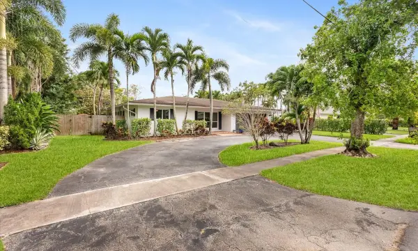 6250 SW 6th Street, Plantation, FL 33317