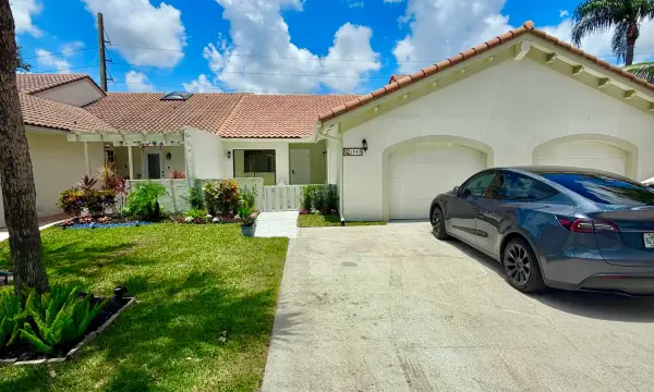 21547 Altamira Avenue, Boca Raton, FL 33433