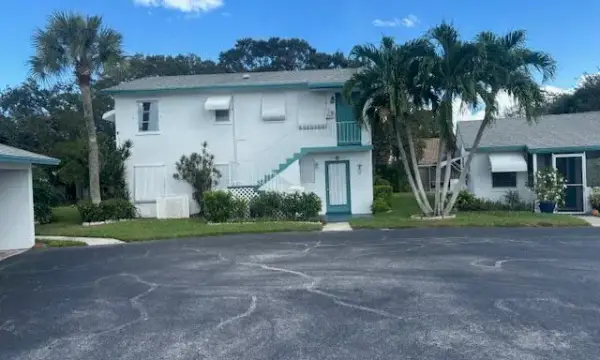 10162 N Meridian Way Way N 6, Palm Beach Gardens, FL 33410