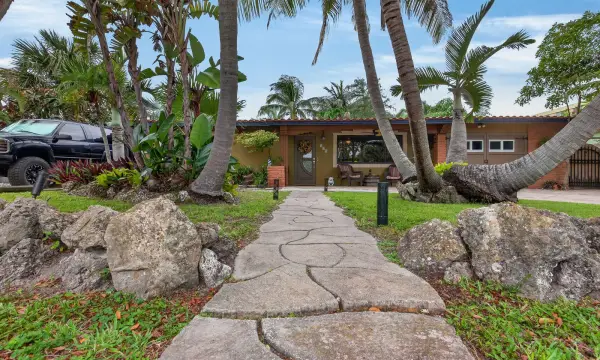 949 NE 25th Avenue, Pompano Beach, FL 33062