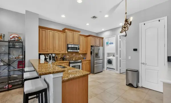 4710 Artesa Way E, Palm Beach Gardens, FL 33418