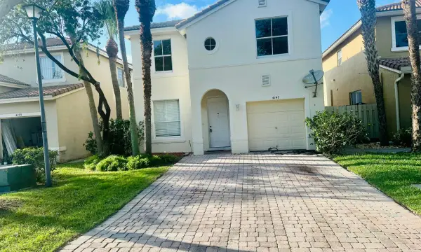 4147 Meade Way, West Palm Beach, FL 33409