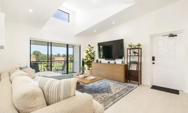 1008 Green Pine Boulevard H3, West Palm Beach, FL 33409