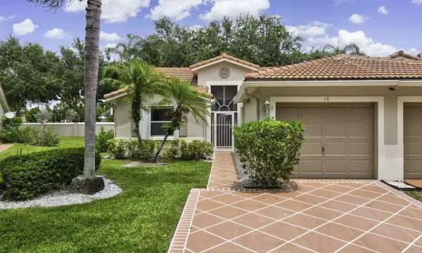 18 Sausalito Drive, Boynton Beach, FL 33436