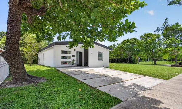 700 NW 17th Terrace, Pompano Beach, FL 33069