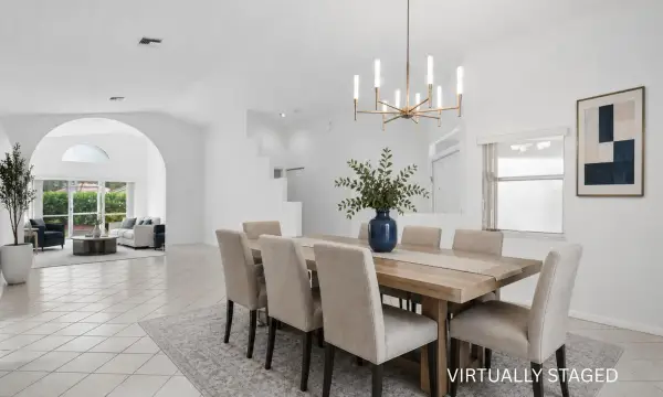 10884 Royal Caribbean Circle, Boynton Beach, FL 33437