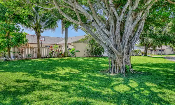 8184 Ambach Way, Hypoluxo, FL 33462