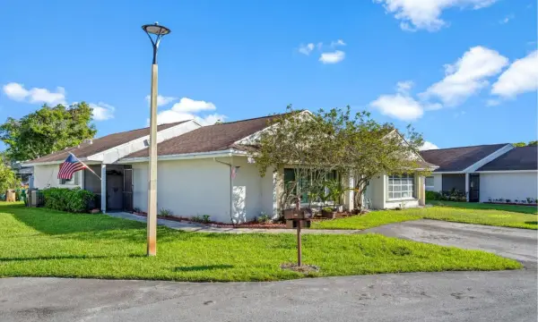 8634 Bridle Path Court 1, Davie, FL 33328