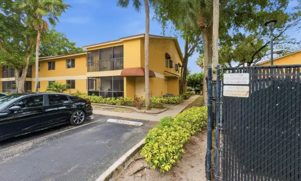 3031 N Oakland Forest Drive 201, Oakland Park, FL 33309