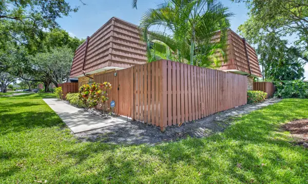 1565 Augusta Circle 103, Delray Beach, FL 33445