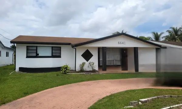 6641 Emerald Lake Drive, Miramar, FL 33023