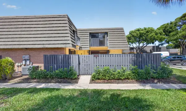 3501 35th Way, West Palm Beach, FL 33407