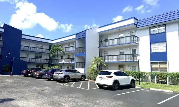 3050 Holiday Springs Boulevard 111, Margate, FL 33063