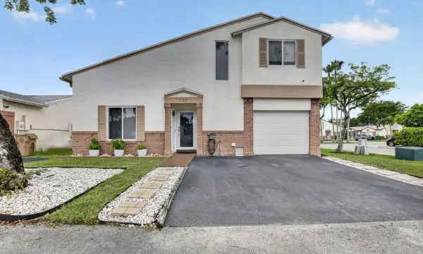 730 Cumberland Terrace, Davie, FL 33325