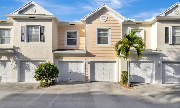 826 Dakota Drive 102, Jupiter, FL 33458