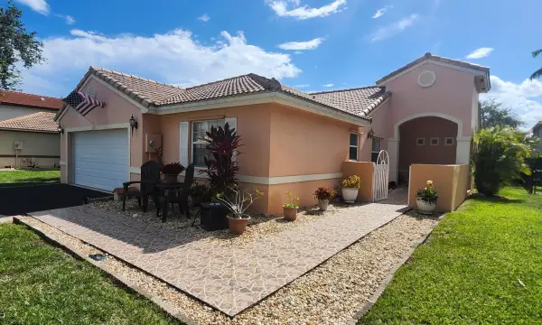 120 NW 189th Avenue NW, Pembroke Pines, FL 33029