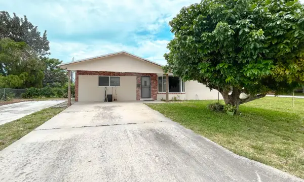 441 SW 6th Avenue, Boynton Beach, FL 33435