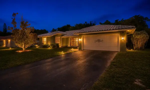 2145 NW 85th Lane, Coral Springs, FL 33071