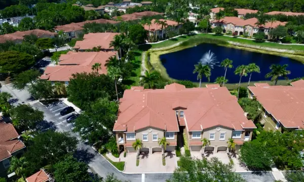 4910 Bonsai Circle 202, Palm Beach Gardens, FL 33418