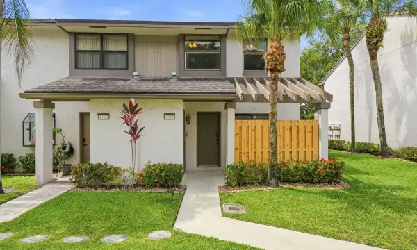 4737 NW 82nd Avenue 1207, Lauderhill, FL 33351