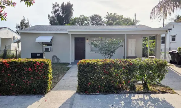 715 S C Street, Lake Worth, FL 33460
