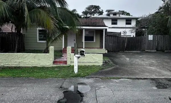 130 NE 4th Avenue, Boynton Beach, FL 33435