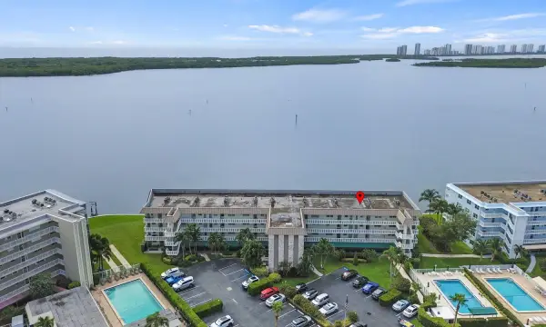 52 Yacht Club Drive 103, North Palm Beach, FL 33408
