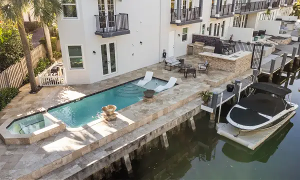 208 SE 10th Terrace, Fort Lauderdale, FL 33301