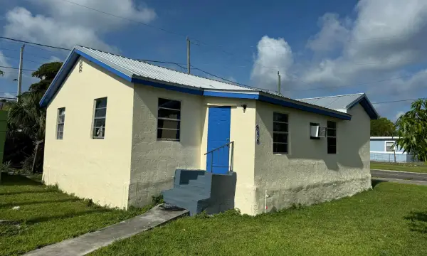 856 SW Ave D, Belle Glade, FL 33430