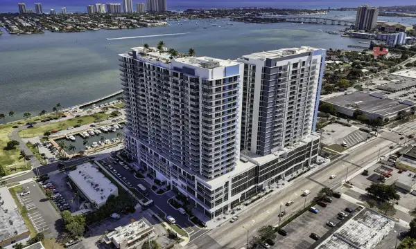 220 Lake Shore Drive 617, Lake Park, FL 33403
