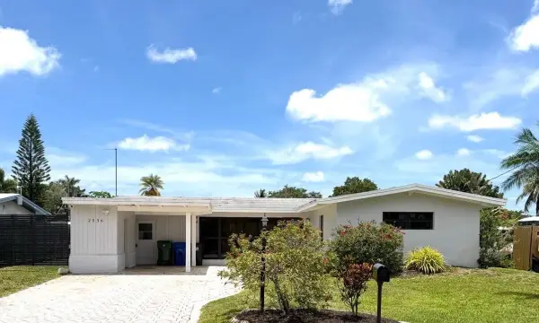 2536 Gulfstream Lane, Fort Lauderdale, FL 33312