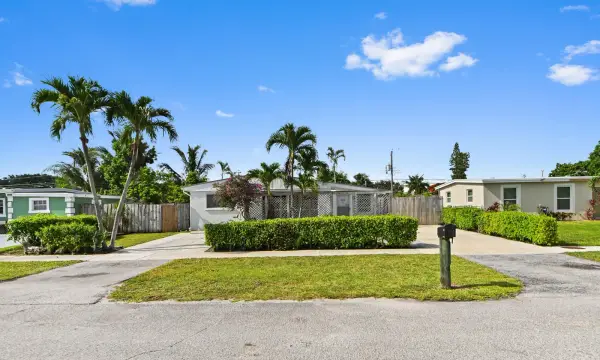 3892 Nowata Road, Lake Worth, FL 33462