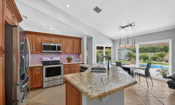 5817 Laurel Green Circle, Boynton Beach, FL 33437