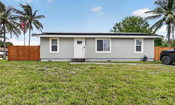 202 Elaine Circle W, West Palm Beach, FL 33409