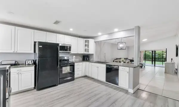 4149 Palm Forest Drive S, Delray Beach, FL 33445