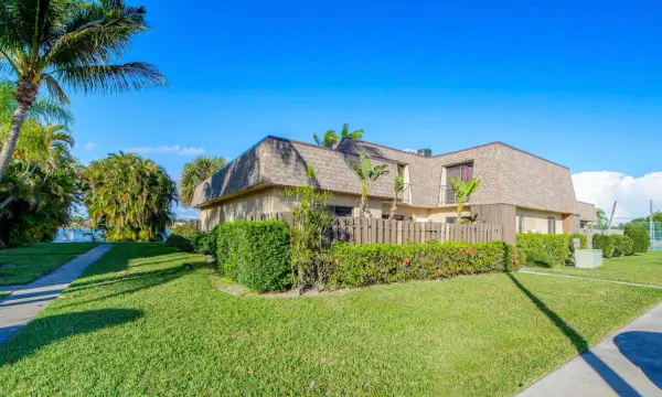 4101 N Waterview Circle 41-a, Palm Springs, FL 33461