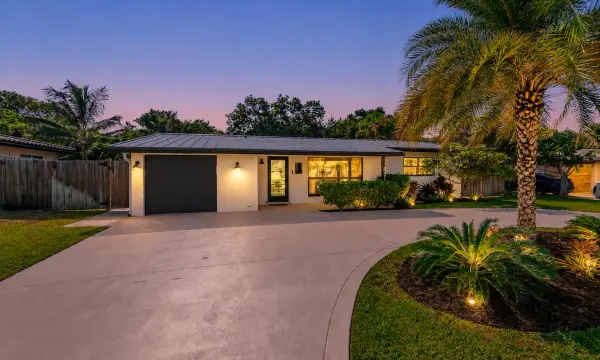 300 SE 8th Avenue, Deerfield Beach, FL 33441
