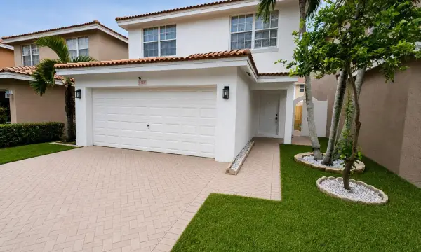 5466 NW 92nd Avenue, Sunrise, FL 33351