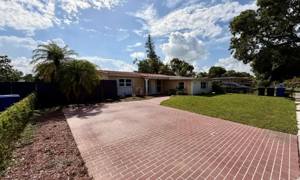 1410 N 67th Terrace, Hollywood, FL 33024