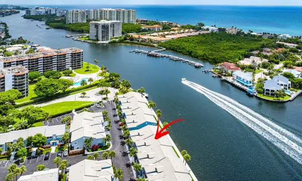 900 E Jeffery Street, Boca Raton, FL 33487