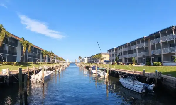 236 Castlewood Drive 202, North Palm Beach, FL 33408