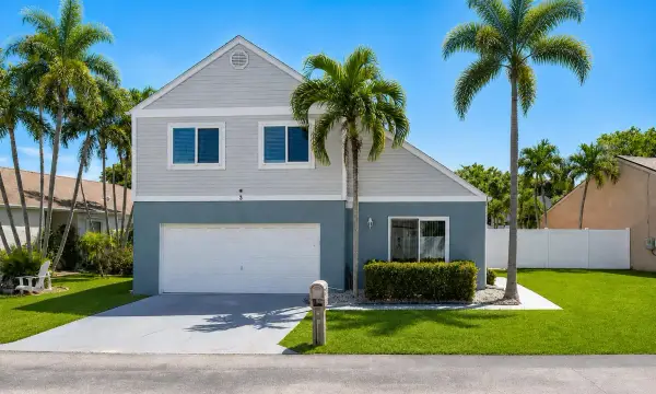 3 Meriden Way, Boynton Beach, FL 33426
