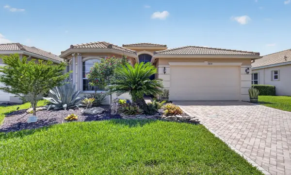 10830 Leaf Bridge Way, Boynton Beach, FL 33473