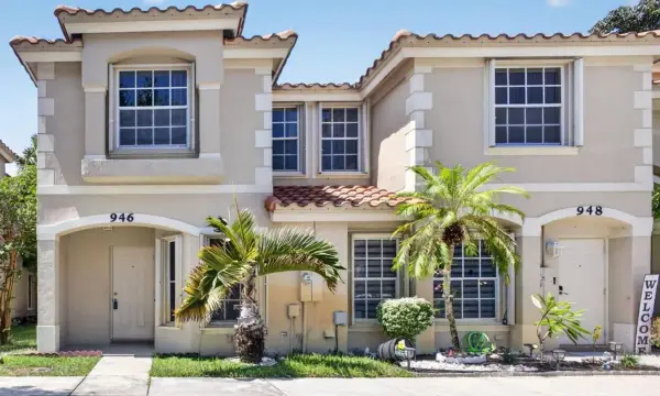 946 Summit Lake Drive, West Palm Beach, FL 33406